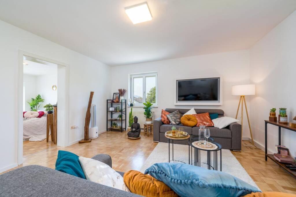 Eg Rechts -Wunderschone 80M² Grosse 3-Zimmer City Wohnung Nahe Salzburg Freilassing Exterior foto